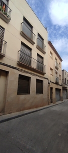 Apartamento en venta. Centro de Tarrega, en la calle San Agustí. Con ascensor, 2 habitaciones y 1 baño. Económico, zona tranquila
