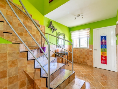 Casa en venta. Dúplex pareado en el municipio de Santa lucía de Tirajana totalmente actualizado y listo para entrar a vivir.