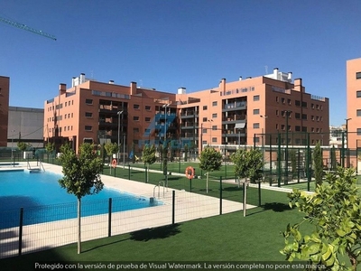 Piso en alquiler en calle Cicerón de 2 habitaciones con terraza y piscina