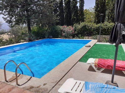 Venta de casa con piscina en Úbeda