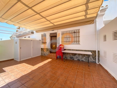 Venta de piso con terraza en San Juan de los Terreros