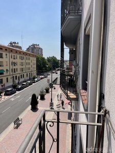 Venta de piso en Centro - Logroño de 2 habitaciones con terraza y balcón