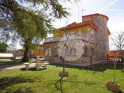 Villa con terreno en venta en la Torre en Conill' Bétera