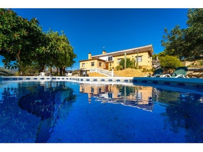 Villa de Lujo en Venta en Villajoyosa, Alicante