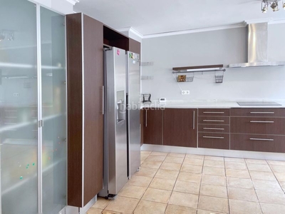 Alquiler casa con 3 habitaciones con ascensor, parking, calefacción y aire acondicionado en Benavites