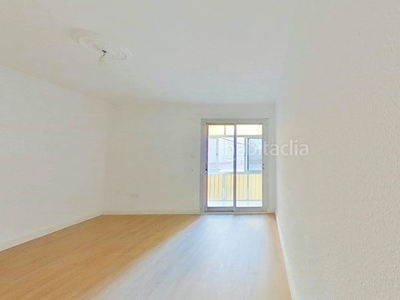 Alquiler piso con 3 habitaciones en Poble Nou Torrent