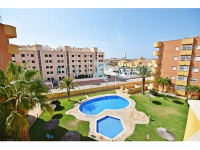 APARTAMENTO EN RESIDENCIAL CON PISCINA COMUNITARIA