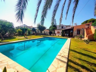 Casa con terreno en Denia