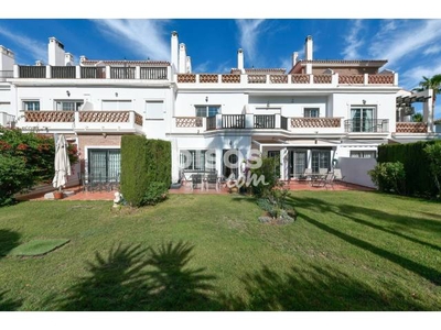 Casa adosada en venta en Buenavista- Lauro Golf