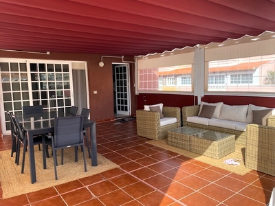 Venta de ático con piscina y terraza en Candelaria, LAS CALETILLAS