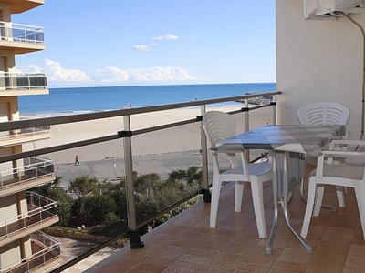 AT065 Boabi: Apartment located on the first line of the beach in the Munts area.