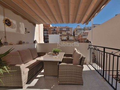 Ático con 4 habitaciones con aire acondicionado y vistas a la montaña en Fuengirola