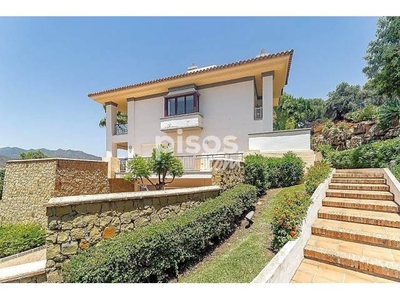 Chalet en venta en Calle Entrelagos