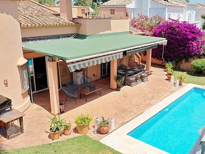Family Villa heated pool sea side with Roof Terrace, Panorama View, annex Apartment, Garden, BBQ.