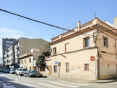 Casa de pueblo en venta en Calle Universitat De Montpeller, 17003, Girona (Gerona)