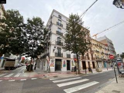Piso de cuatro habitaciones Calle CUBA, Russafa, València