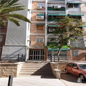 Piso en venta en Calle Llunetes, 5º, 08940, Cornellà De Llobregat (Barcelona)