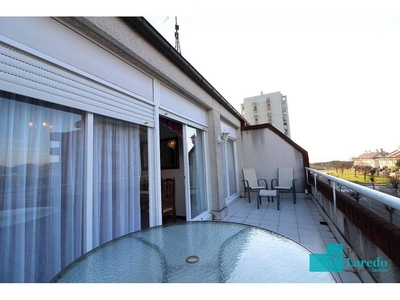 Alquiler de piso en avenida De Francia de 2 habitaciones con terraza y piscina