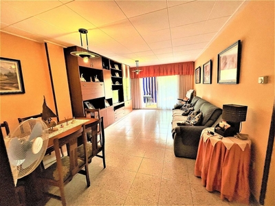 Alquiler de piso en calle Extremadura de 3 habitaciones con terraza y muebles