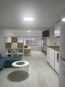 Alquiler de piso en Canalejas - Gran Vía de 1 habitación con muebles y calefacción