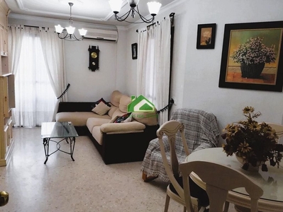 Alquiler de piso en V Centenario-Piletas-Capuchinos de 2 habitaciones con terraza y garaje