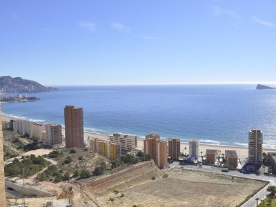 Ático en venta en Playa de Poniente de 4 habitaciones con terraza y piscina