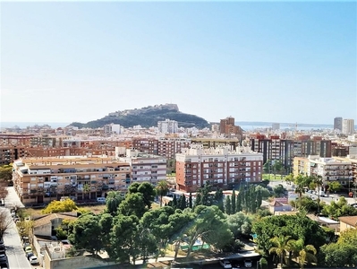 Ático en venta en Sidi Ifni - Nou Alacant de 4 habitaciones con terraza y piscina