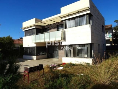 Casa en venta en Carrer del Mig en Alella por 699.000 €