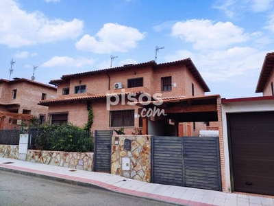 Casa pareada en venta en Olías del Rey