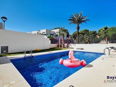 Dúplex en venta en calle Mar Rizada de 3 habitaciones con terraza y piscina