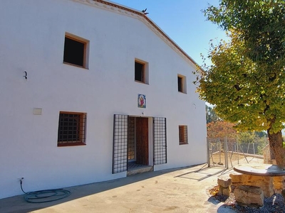 Finca rústica de alquiler en Breda