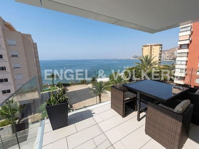 Piso en venta en Cabo de las Huertas de 3 habitaciones con terraza y piscina