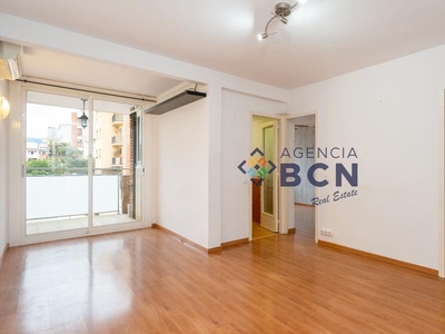 Piso en venta en Carrer de la Constitució, La Bordeta