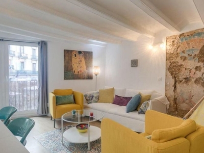 Piso en venta en El Gòtic de 2 habitaciones con balcón y aire acondicionado