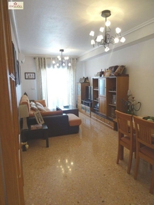 Piso en venta en El Travaló - Martínez Valero de 3 habitaciones con garaje y balcón