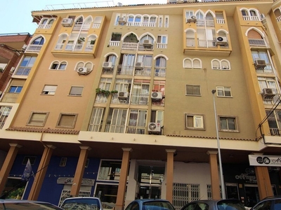 Piso en venta en Pueblo Levante de 4 habitaciones con terraza y balcón