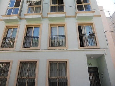 Piso en venta en San Antón de 2 habitaciones con calefacción y ascensor