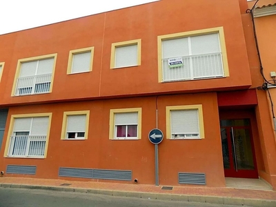 Piso en venta en San Pedro del Pinatar de 2 habitaciones con terraza y garaje