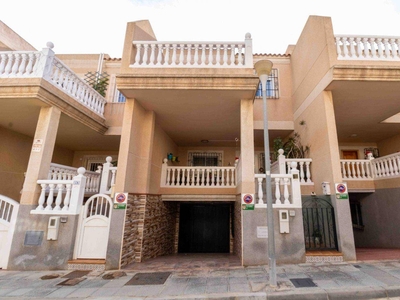 Venta Casa adosada Almería. Con terraza 211 m²