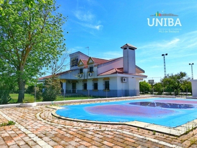 Venta Casa unifamiliar Badajoz. 314 m²