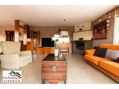 Venta Casa unifamiliar Castellbisbal. Buen estado 259 m²