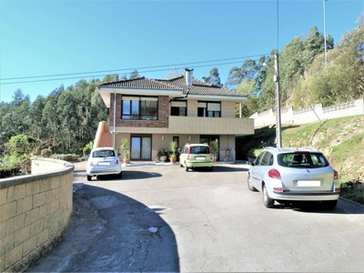 Venta Casa unifamiliar en Pb Ganzo 249 Torrelavega. Buen estado con terraza 275 m²