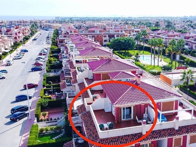 Ático en venta en Altos - La Florida de 3 habitaciones con terraza y piscina