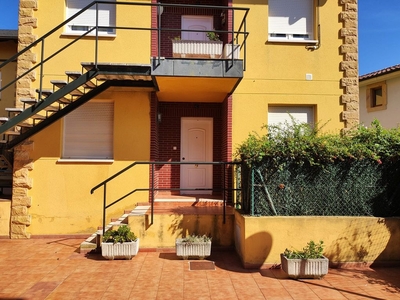 Venta de piso en calle La Tejera de 3 habitaciones con terraza y garaje