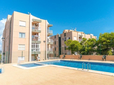 Venta de piso en calle San Sebastián de 2 habitaciones con terraza y piscina