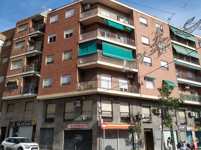 Venta de piso en Carrús Est - Camí dels Magros de 2 habitaciones y 90 m²