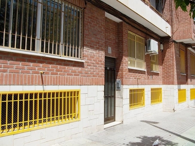 Venta de piso en Carrús Est - Camí dels Magros de 3 habitaciones con terraza