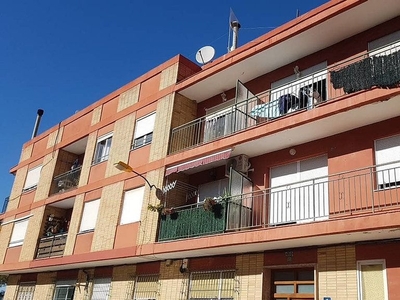 Venta de piso en Orihuela ciudad de 3 habitaciones con balcón
