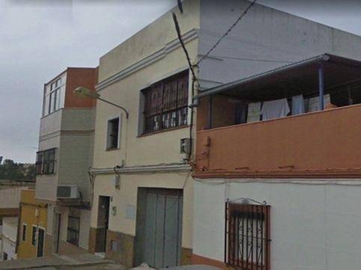 Venta Piso Algeciras. Piso de tres habitaciones en Calle Hermanos Pinzon. Primera planta con terraza