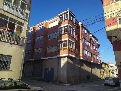 Venta Piso Guijuelo. Piso de tres habitaciones en Calle Virgen Del Pilar. Primera planta